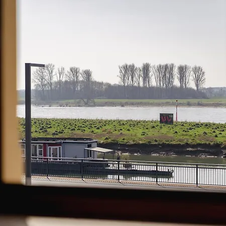 Am Hafen 3*
