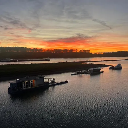 Am Hafen 3* Leverkusen