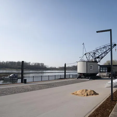 Am Hafen 3* Leverkusen